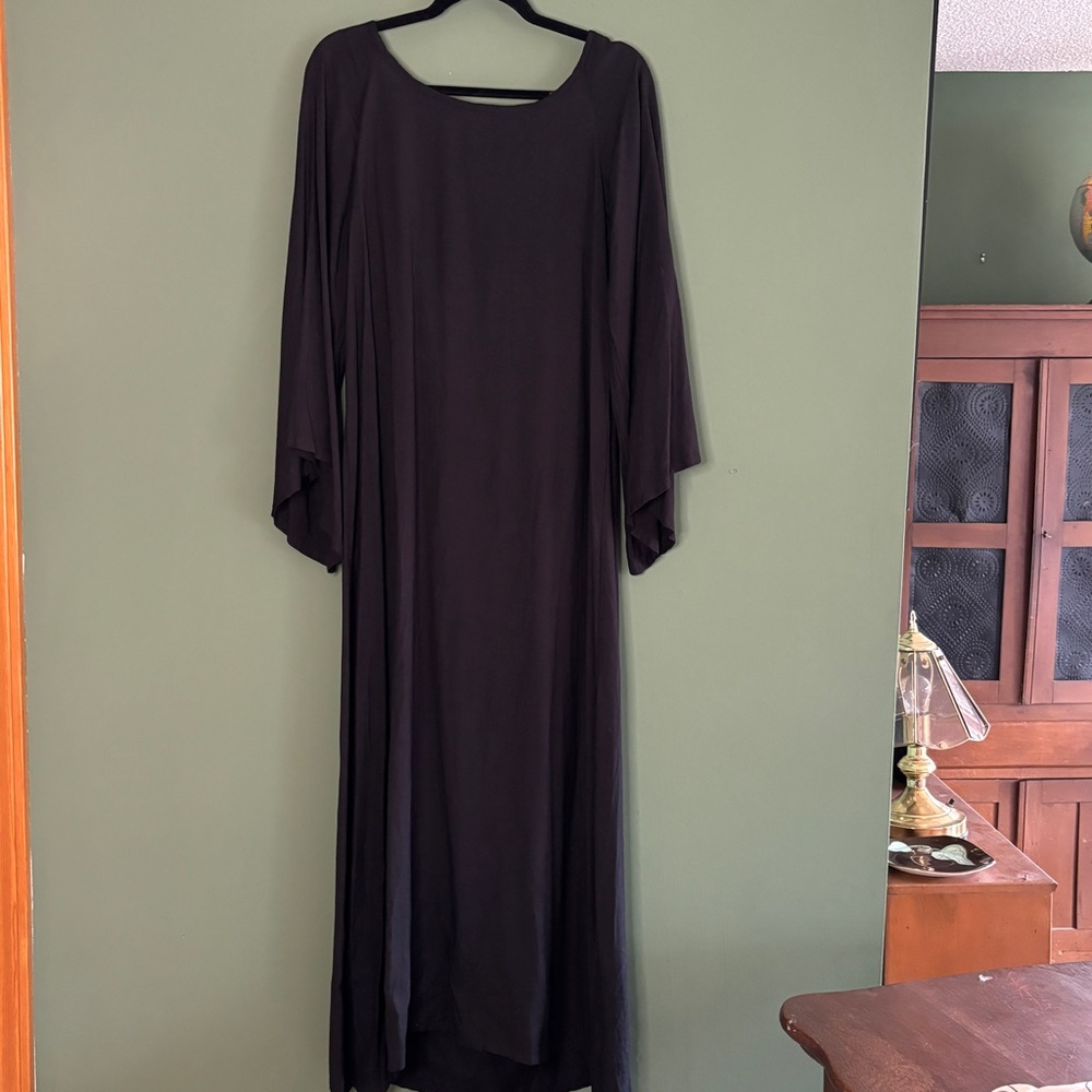 SUNDRESS BRAND: Elegant and Fun Resort Dress - Picture 2 of 6